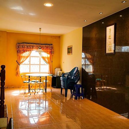 Villa Bukit Indah Brastagi / Berastagi Luaran gambar