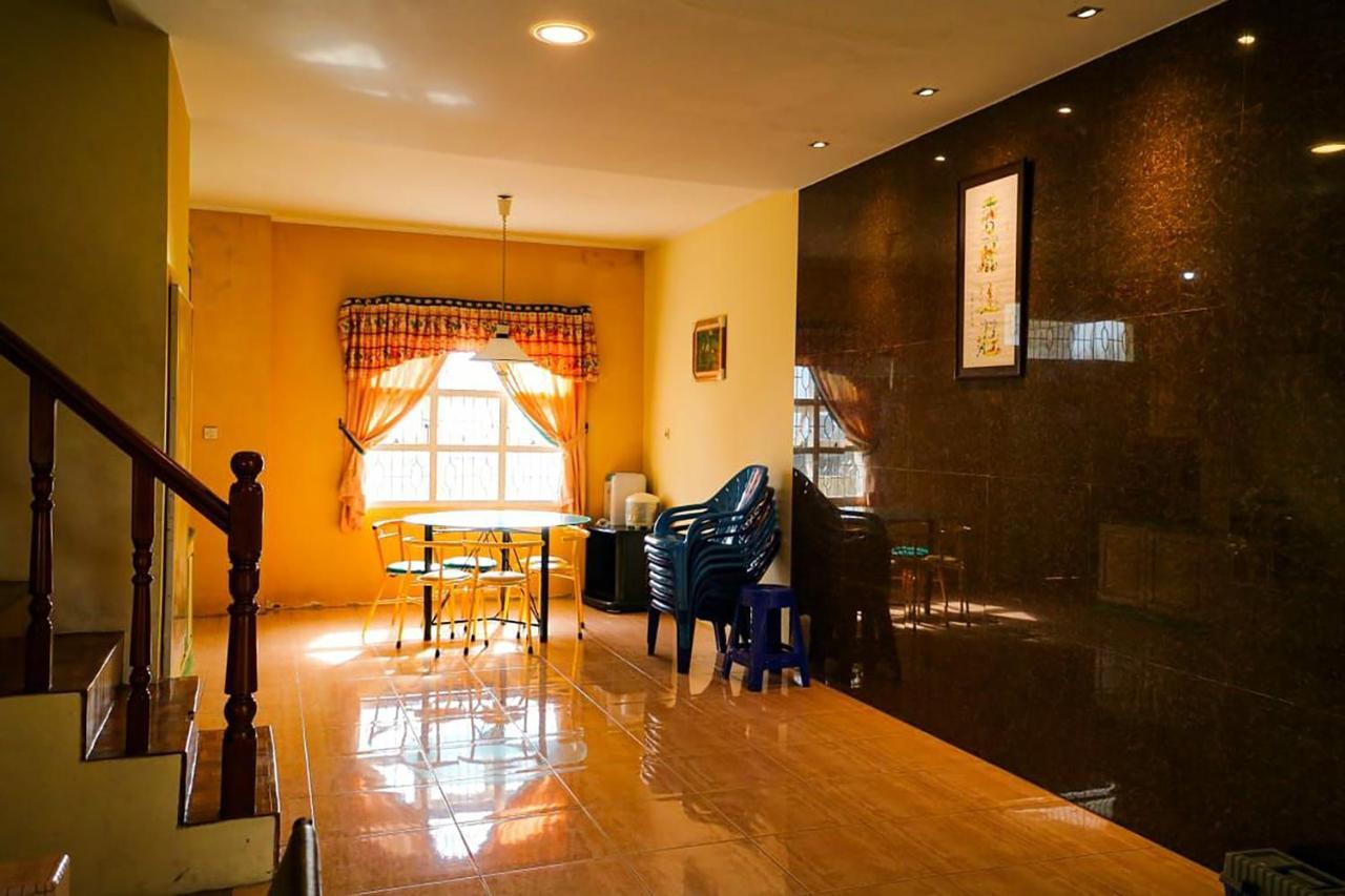 Villa Bukit Indah Brastagi / Berastagi Luaran gambar