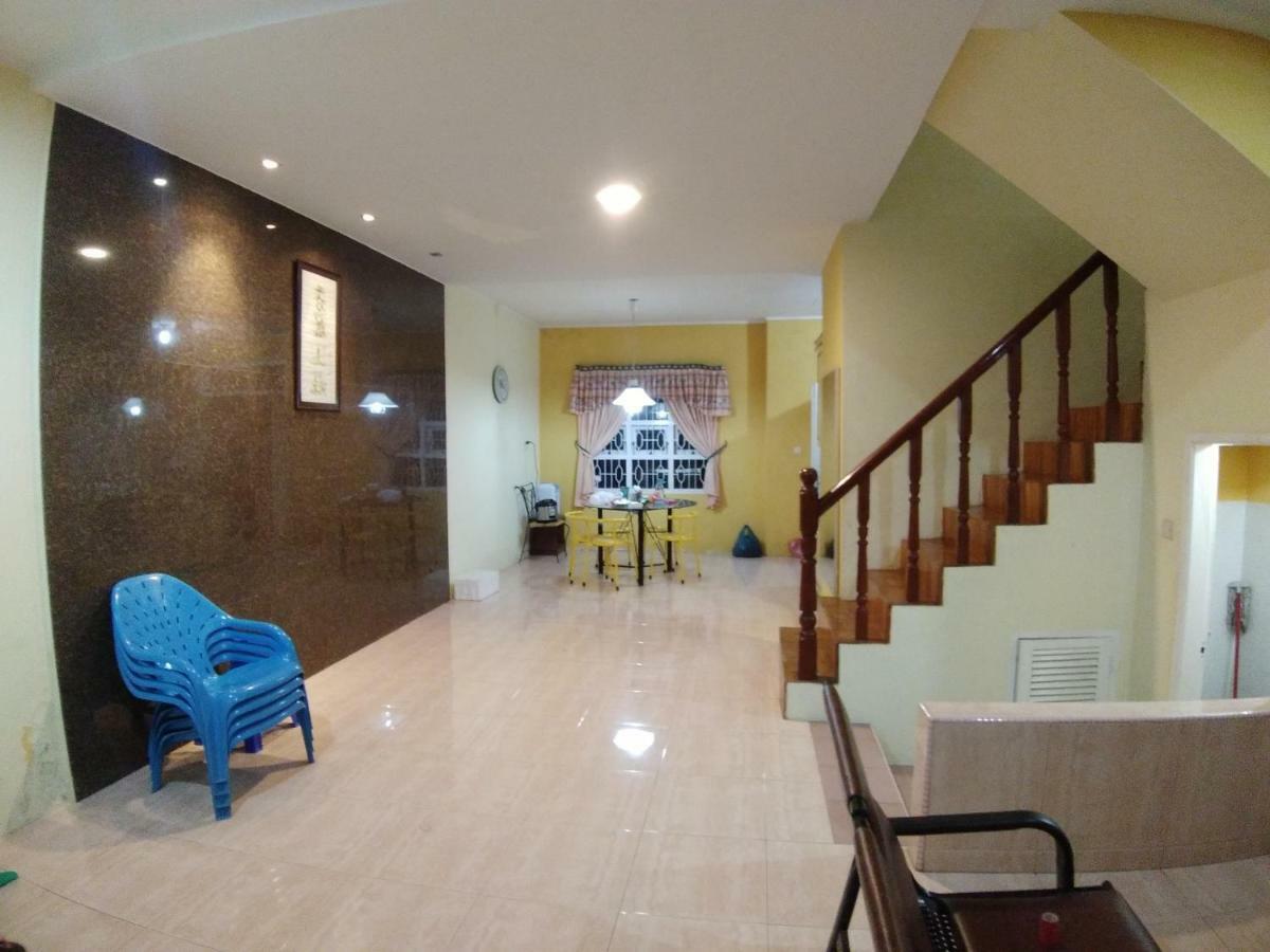 Villa Bukit Indah Brastagi / Berastagi Luaran gambar